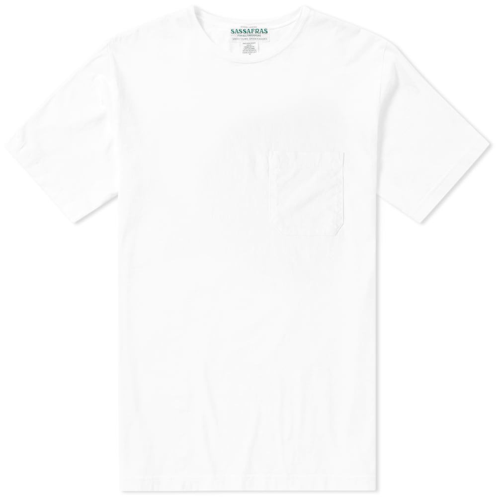 Work, military and outdoor wear come together to inspire the creative outputs of Japanese label Sassafras. Since its founding in 2004, this brand continues to produce functional, comfortable and heavy duty menswear apparel. 
The soft cotton jersey of the Chop Corner Pocket tee has been garment dyed and is detailed with a patch pocket to the chest that has been appropriately ‘chopped’ at the sides. Perfect for layering up this tee will be the solid foundation of any look.

100% Cotton
Garment Dyed
Patch Pocket to the Chest
Made in Japan