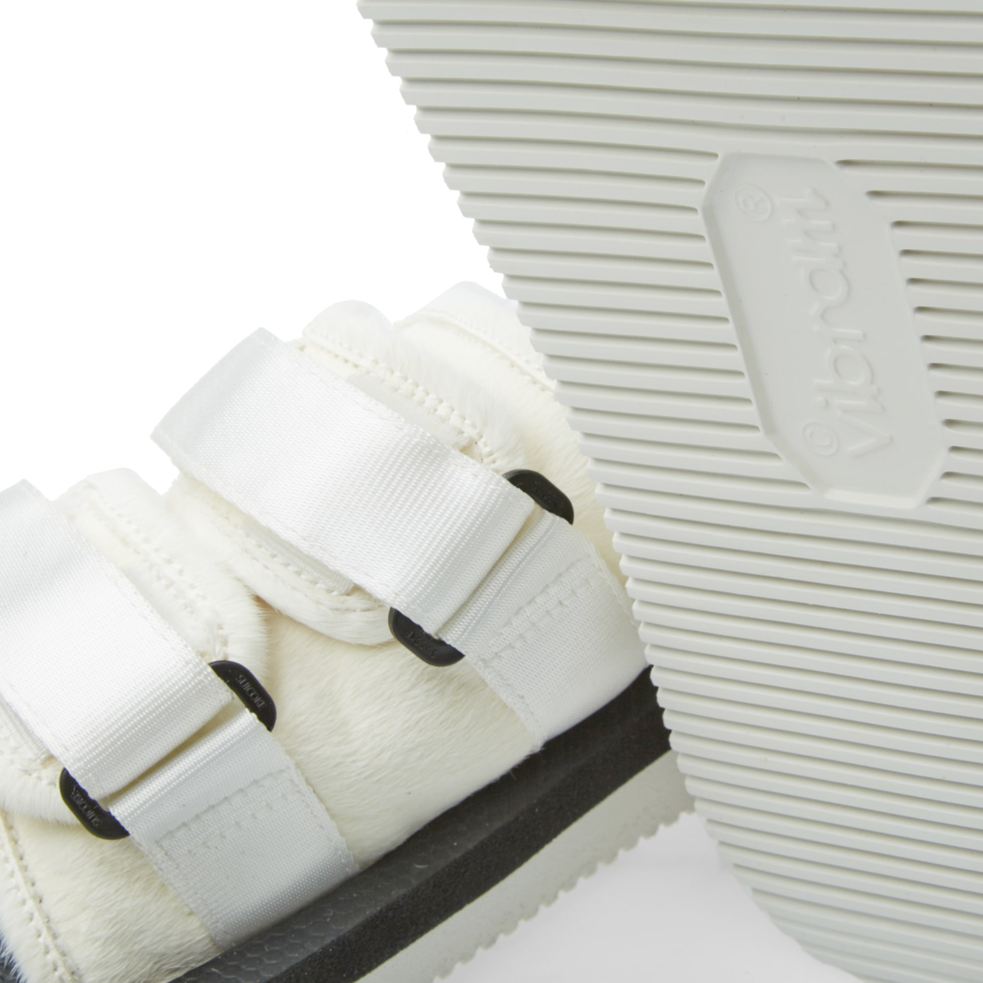 suicoke moto white