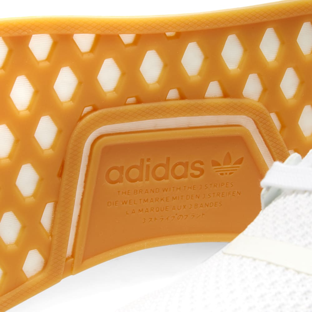 nmd r1 primeknit white gum