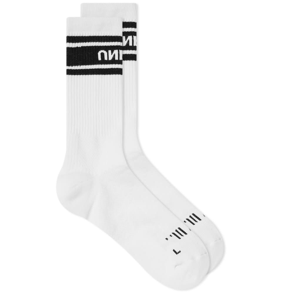 Add the perfect finishing touch to your street-led attire with this pair of socks from Unravel Project. Sporting contrasting stripes to the cuffs, the sports-inspired pair offer a secure fit with a ribbed knit construction, whilst the streetwear label's branding signs the look off.

80% Cotton, 15% Polyamide, 5% Elastane
Ribbed Cuffs
Engineered Branding