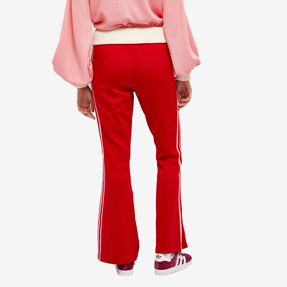adidas-adicolor-70s-flared-track-pant-scarlet-end-europe