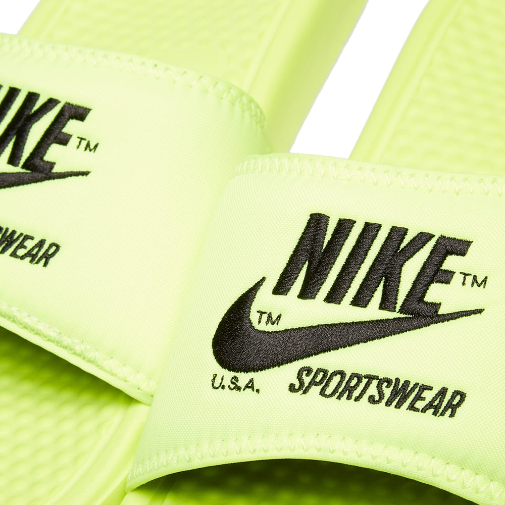 nike benassi jdi text se