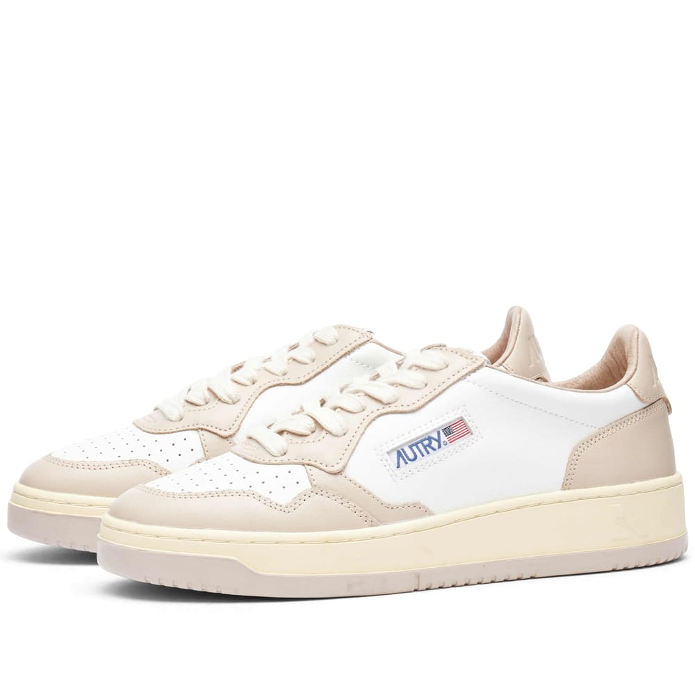 Autry Medalist Low Sneaker Mushroom White END (US) Autry Medalist Low Sneaker Mushroom White END (US)