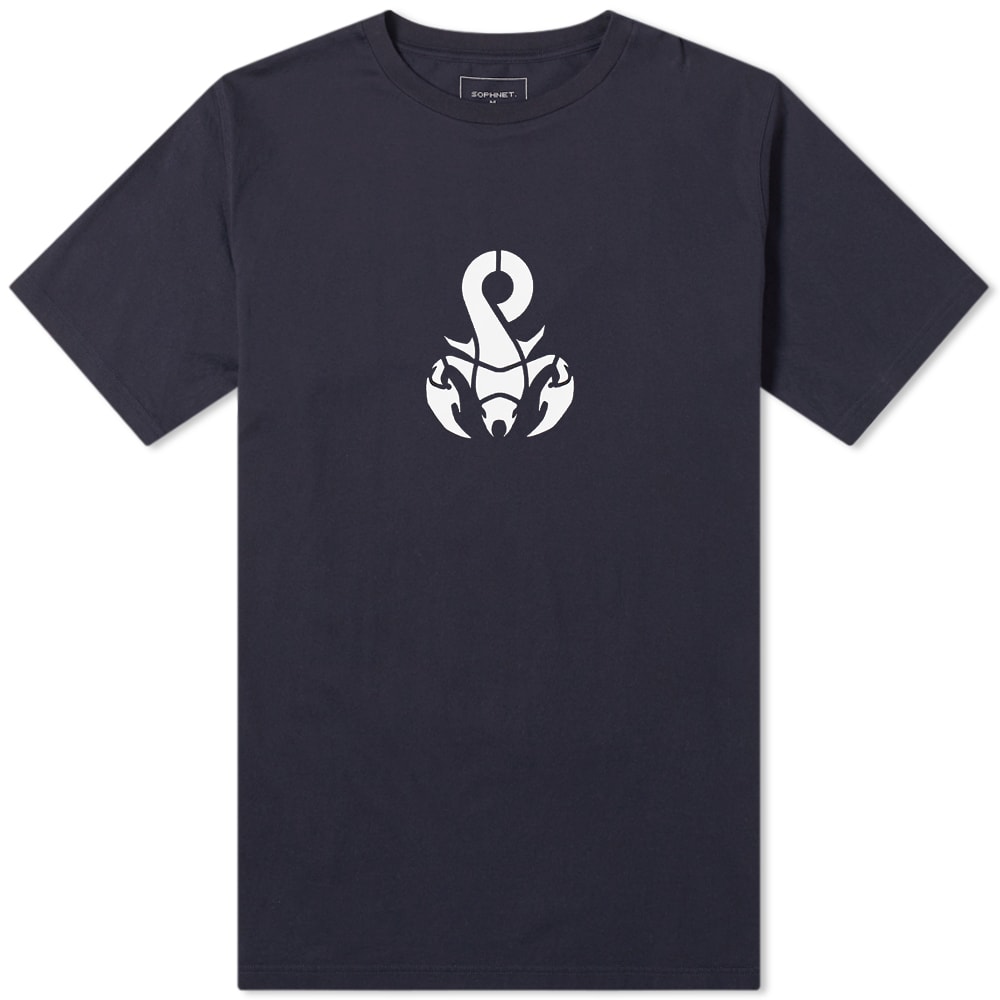 Functional and packed full of SOPHNET.’s signature Japanese style, this navy tee is crafted in cool cotton. Made in the brand’s homeland, the basic jersey is signed off with a venomous scorpion chest print.

100% Cotton
Ribbed Crewneck 
Scorpion Print
Made in Japan