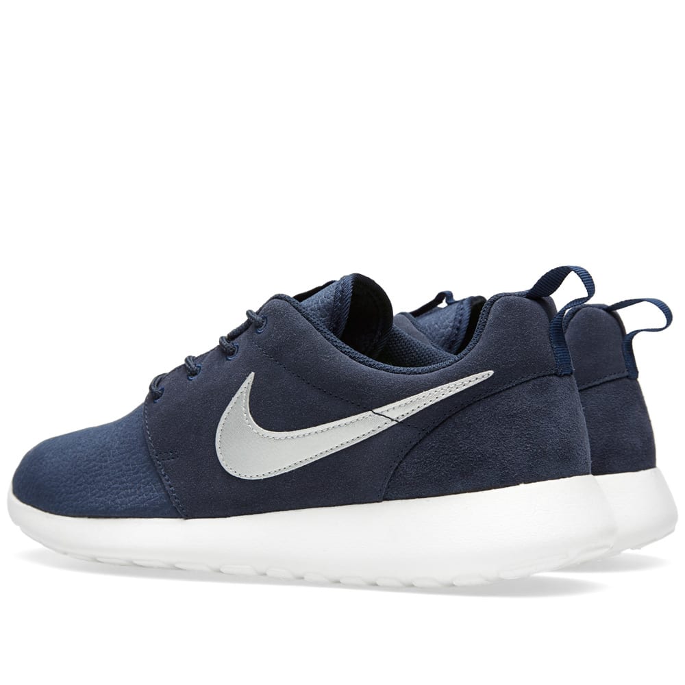nike roshe run suede