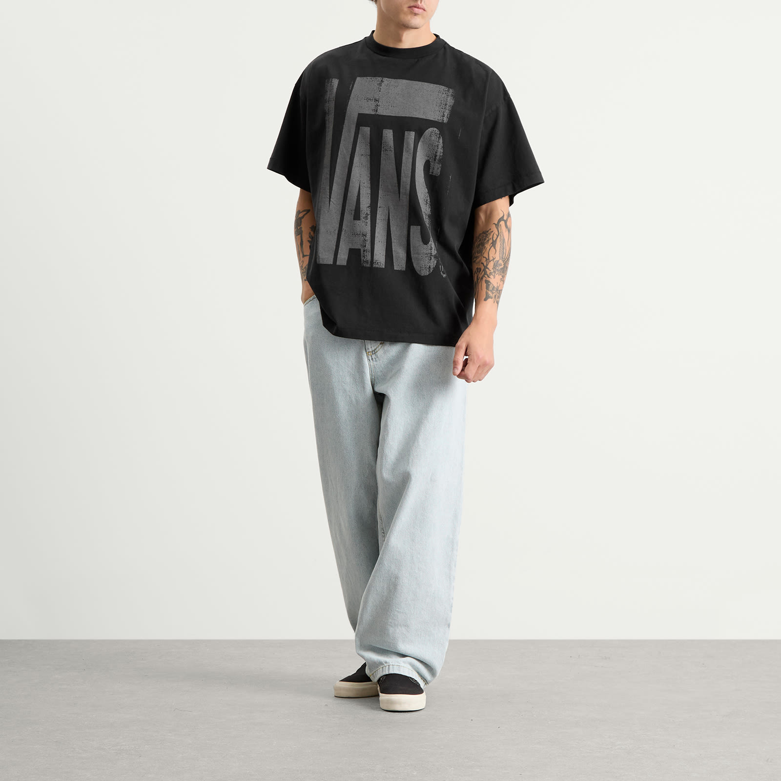 https://media.endclothing.com/media/catalog/product/2/4/24-09-2025-BLR_VN000TR2EMQ_m8_1.jpg