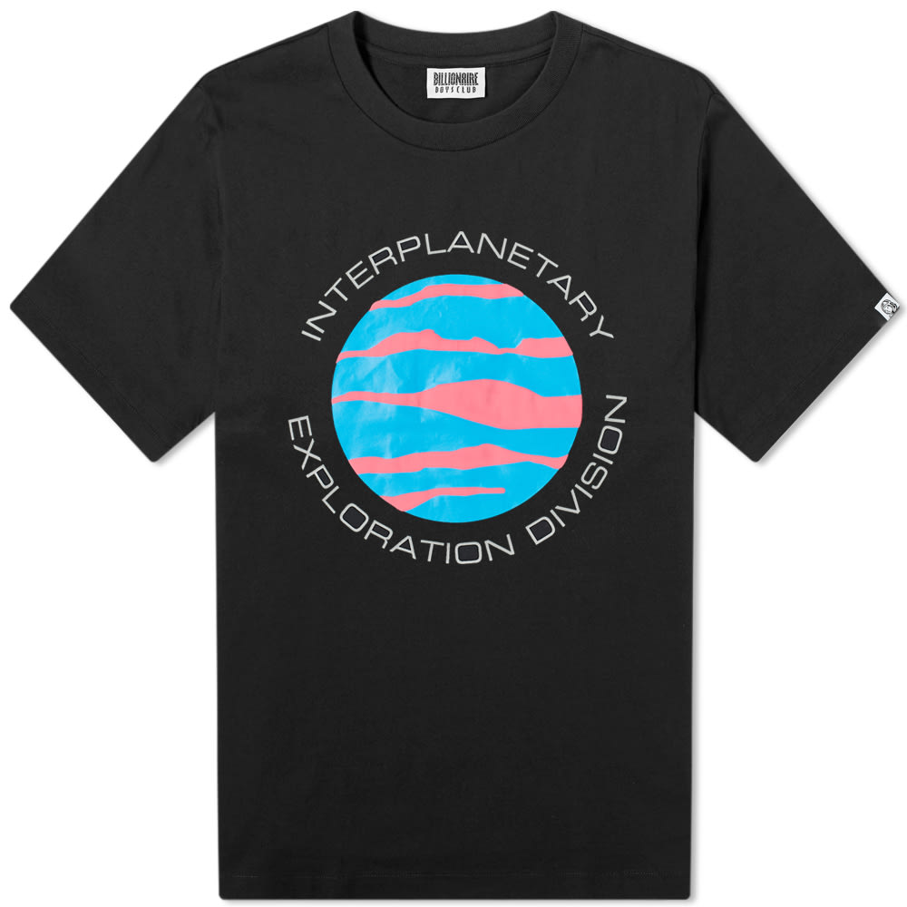 Placing an unexplored planet front and centre, Billionaire Boys Club shows its fascination with space and the unknown on this black tee. With reflective text revolving around the central planet, branded hits appear to the reverse and sleeve; while a ribbed crewneck and pure cotton construction ensure out of this world comfort for the ‘Interplanetary Exploration Division.’100% CottonRibbed CrewneckPrinted BrandingWoven Brand Tab
