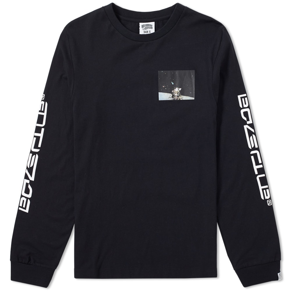 Intergalactic influences are taking centre stage this season for music mogul Pharrell Williams and Japanese streetwear designer Nigo’s Billionaire Boys Club, and with Pharrell a self-confessed space lover himself, it’s not no mystery why. A term used for when an astronaut leaves their protected space-craft, EVA describes the better-known spacewalk. Depicted here on imagery to the front and back of the cotton constructed tee, BBC delve deep into outer space for this one.

100% Cotton
Printed Graphic to Front & Back
Branding to Sleeves
Ribbed Crewneck & Cuffs
Astronaut Tab to Cuff