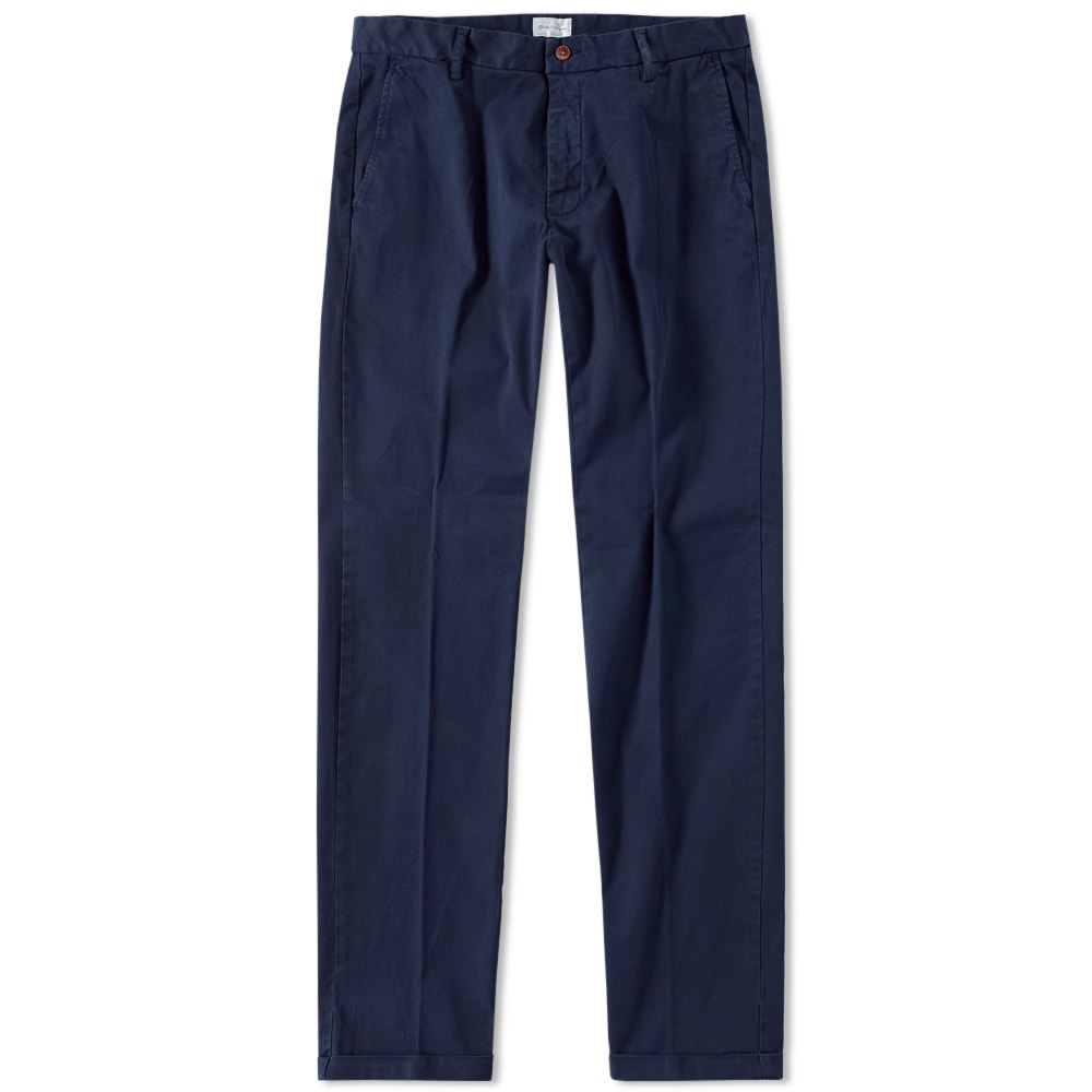 GANT Rugger stay true to the classic detailing of the chino, creating an incredibly versatile trouser that is well worth the investment. Renowned for reinventing traditional American pieces for today’s fashion, the cuffs have been rolled and the leg slightly tapered for the modern man.

97% Cotton, 3% Elastane
Zip & Button Fly
Side Entry Pockets
Rear Welt Pockets
Rolled Cuff
