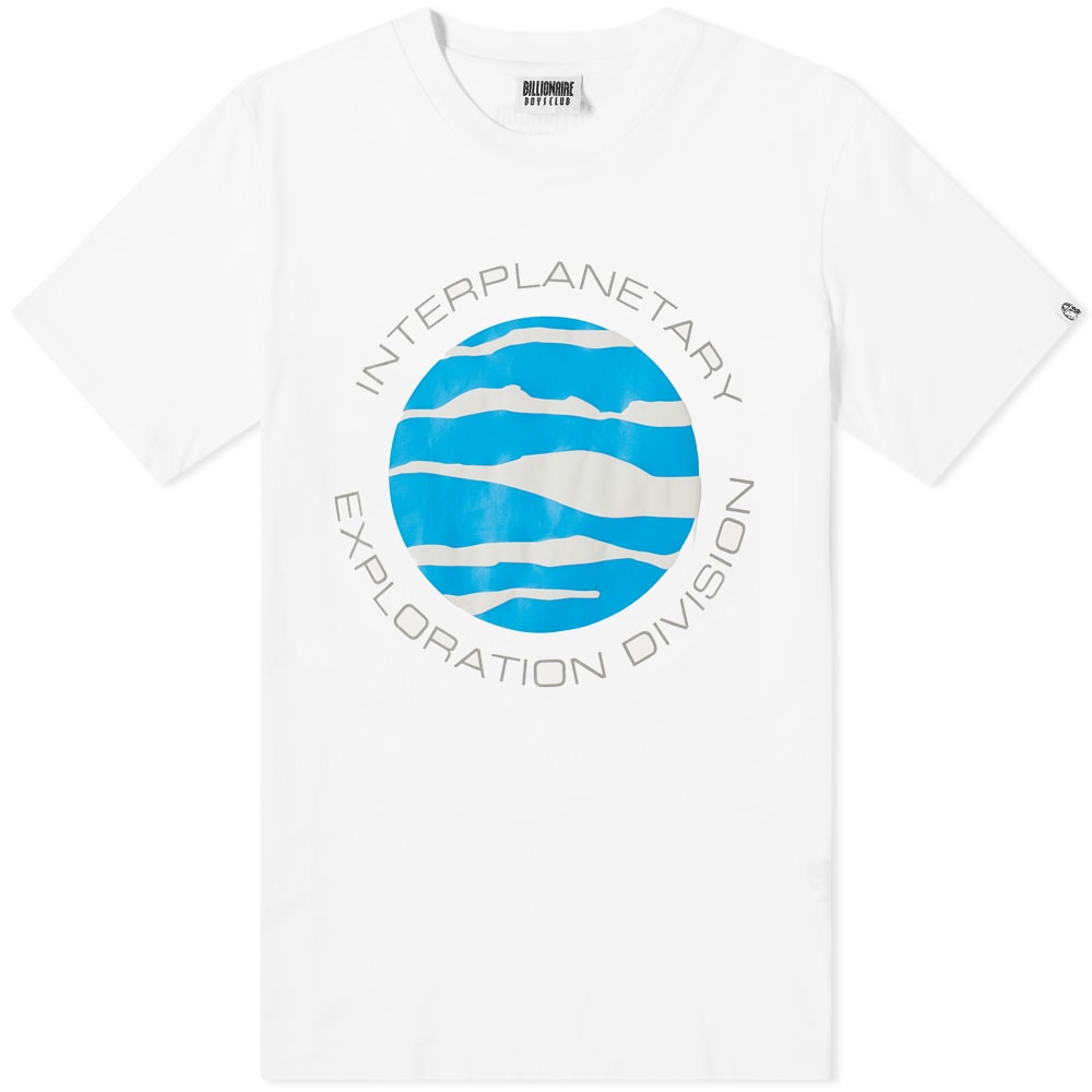 With space fascination to its core, Billionaire Boys Club’s latest tee is created with the ‘Interplanetary Exploration Division’ in mind. Finished in white cotton with a comfortable ribbed crewneck up top, this t-shirt has reflective text orbiting a planet front and centre, with additional branded hits to the reverse and left sleeve; ensuring you’ll be exploring in style wherever your journey takes you.100% CottonRibbed CrewneckPrinted BrandingWoven Brand Tab