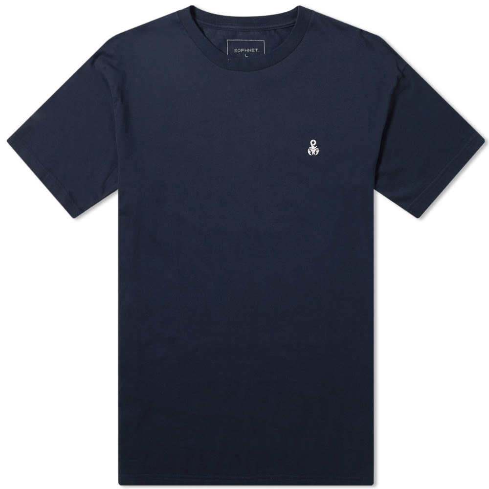 In the 20 years since its inception, SOPHNET. has carved out its corner in streetwear, providing simple yet stylish pieces that offer an effortlessly cool aesthetic. This navy blue tee is crafted from pure, soft cotton and finished with a classic crewneck. A flash of white branding crosses the lower outseam, while at the chest, a tiny white scorpion makes its mark, offering pared-back cool with a bit of a sting.


100% Cotton
Ribbed Crewneck
Printed & Embroidered Branding
Made in Japan