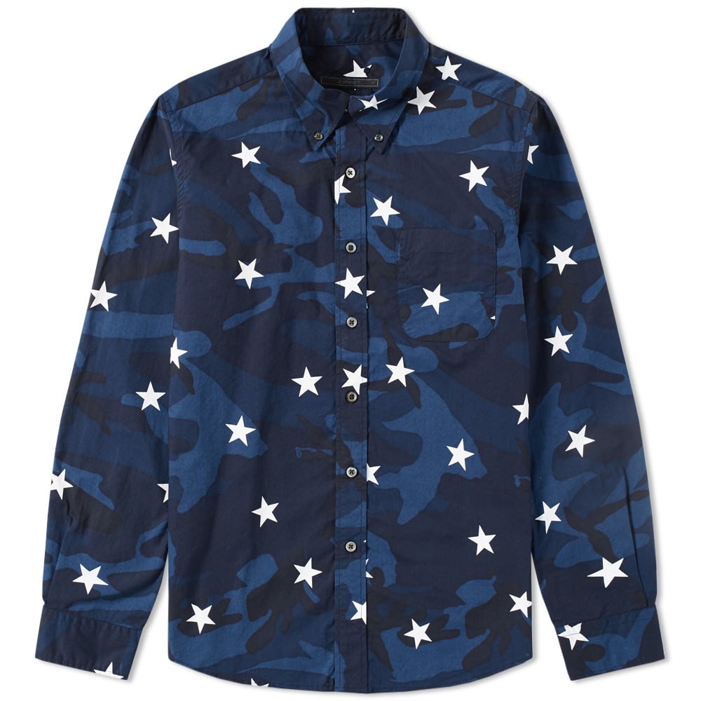 Japanese designers have long held an affinity for American inspirations and Western influence; SOPHNET. deliver just that in their bold pattern blocking. On a quest to produce functional clothing that can be worn daily, the label take an overt focus on the American flag with their star and stripe covered pieces. Adding their signature aesthetic onto a button down shirt, the body is patterned in an original camouflage, imprinted with the start overprint for a unique touch.

100% Cotton
Camouflage & Star Pattern
Button Down Collar
Chest Pocket
Scorpion Logo Embroidery