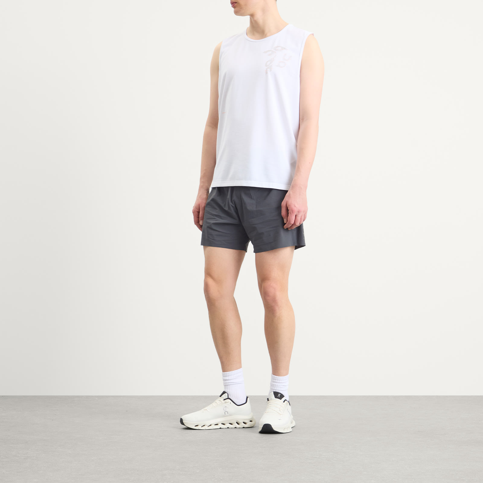https://media.endclothing.com/media/catalog/product/2/8/28-01-25_TC_1MF10752608_m8_1.jpg