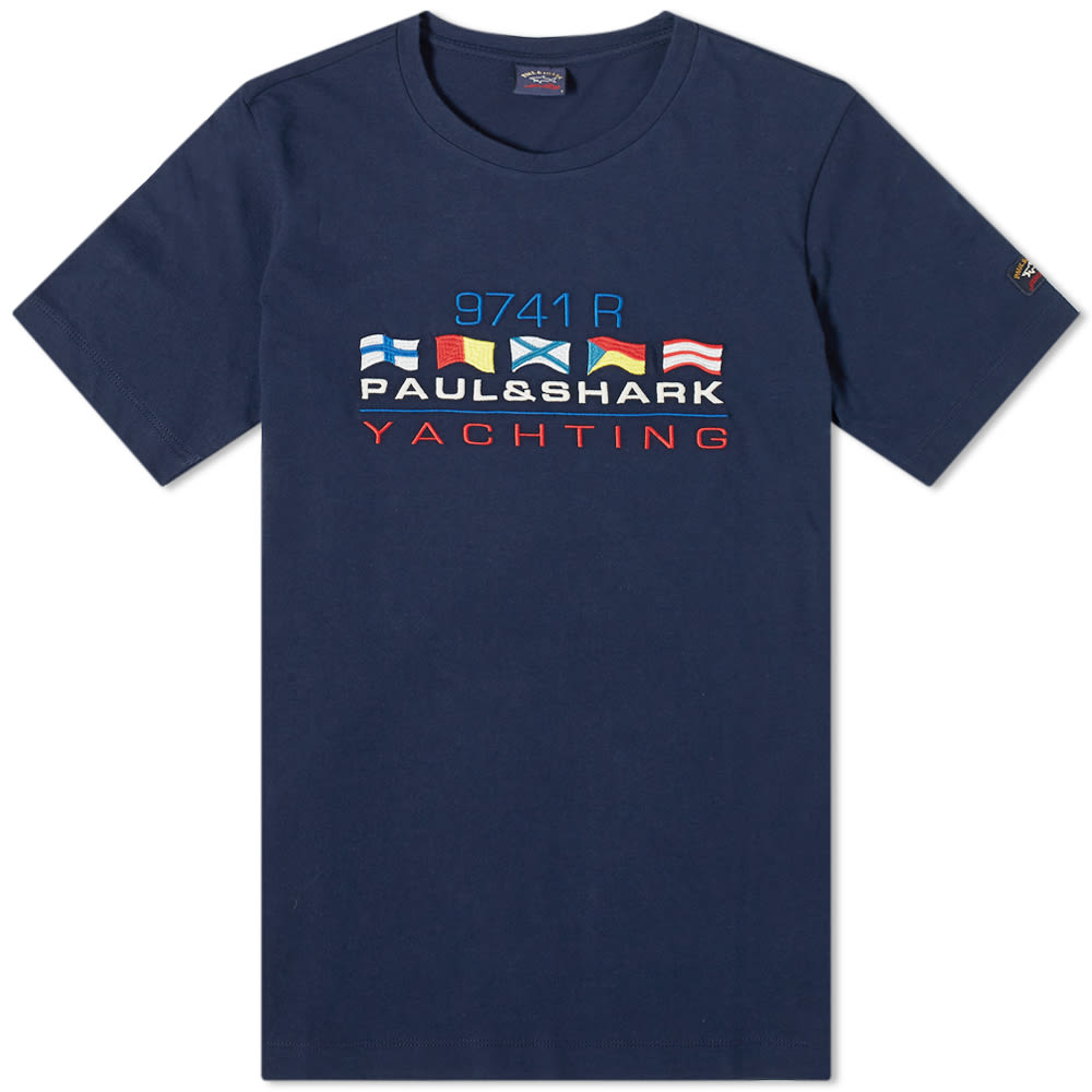A perfect piece for layering, Paul & Shark bring their nautical aesthetic to this short sleeve tee. Arriving in a sail-ready navy blue, the cotton-rich style is embroidered across the chest with an archival style, embroidered in colourful hues for a vibrant finish. 
 
100% Cotton 
Ribbed Crewneck 
Embroidered Branding