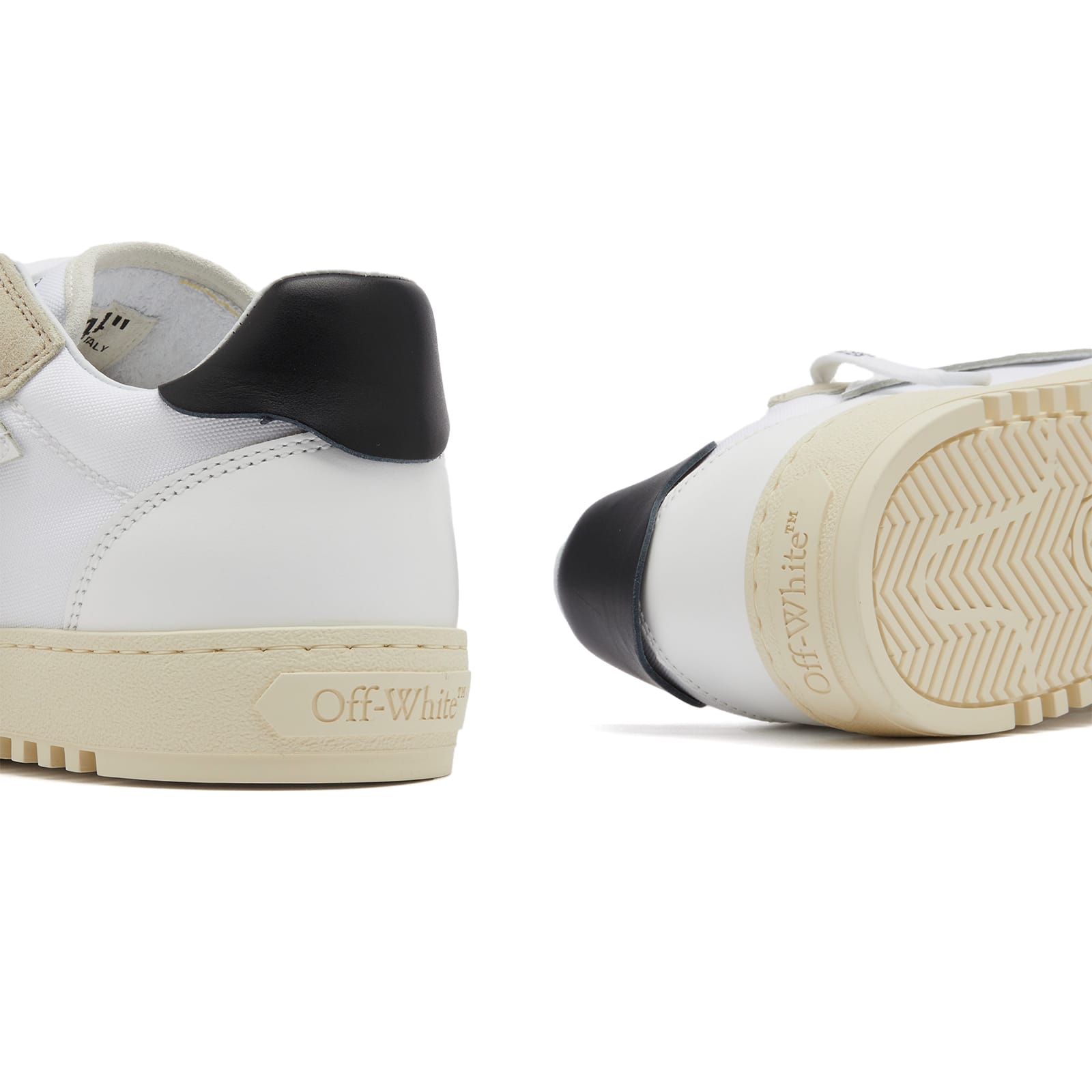 【関税＆送料込み】Off-White '5.0' White Cotton Blend Sneak Off-white Off White '5.0 Off Court' Sneakers In Pink | ModeSens