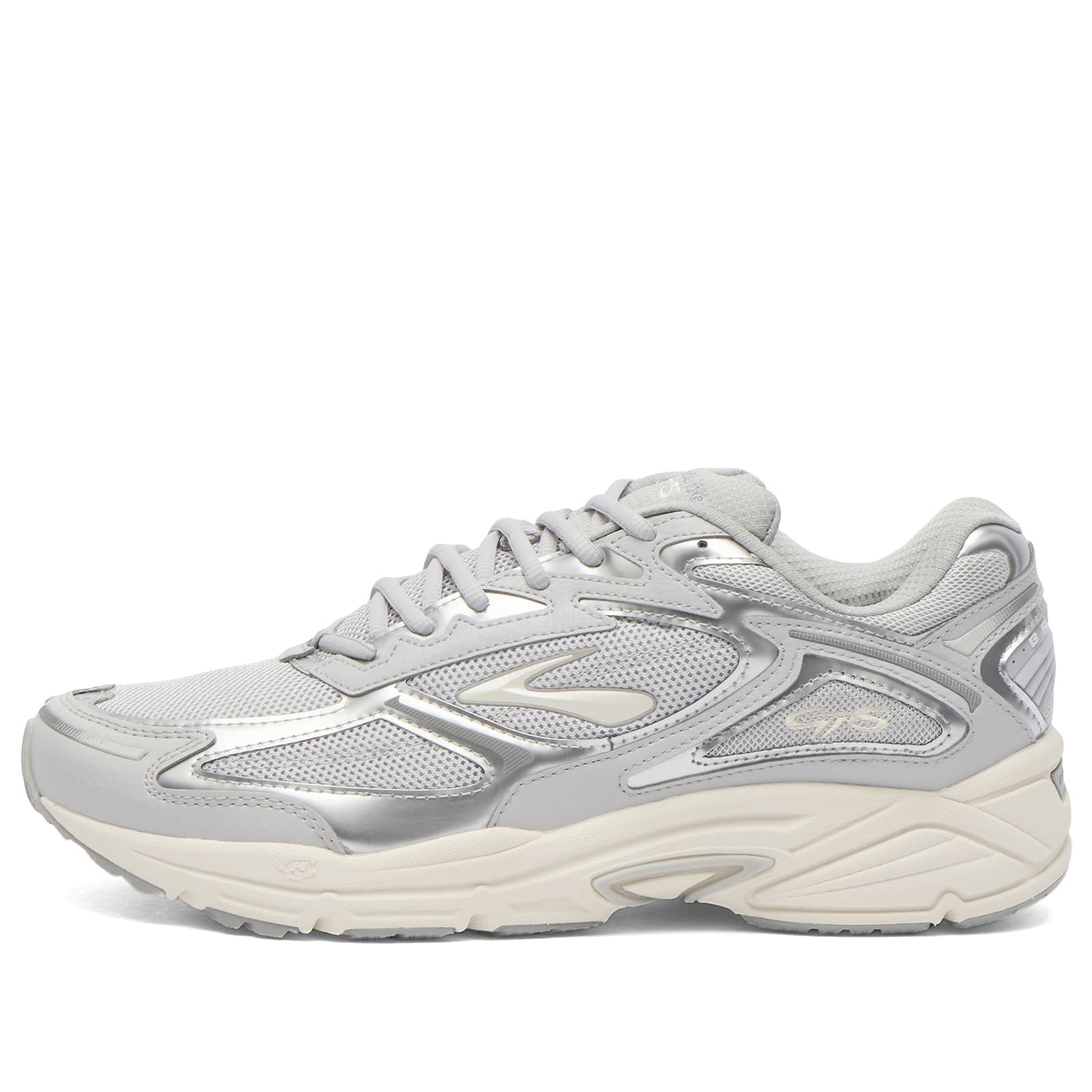 Brooks Men's Adrenaline GTS 4 in Micro Chip/Alloy/Coconut Milk, Size UK 7