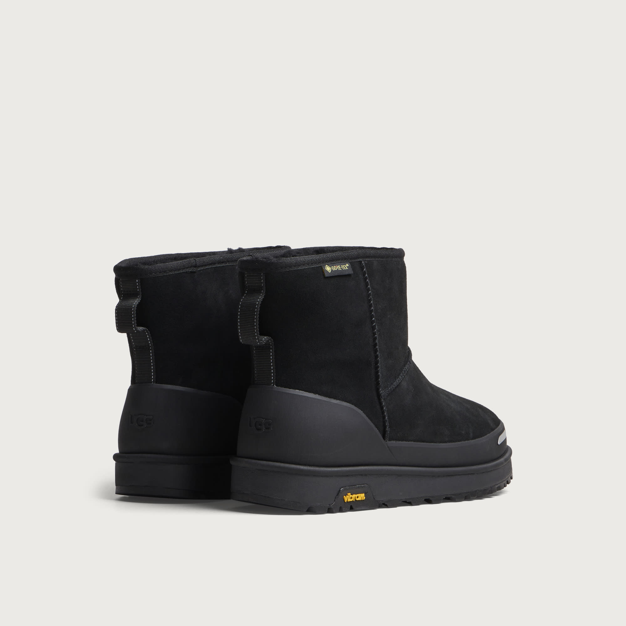 UGG Classic Mini Guard GTX Boot 'Black' (2026) — foto 3