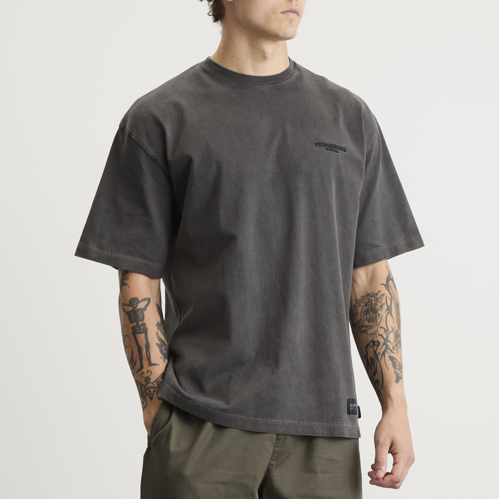 https://media.endclothing.com/media/catalog/product/B/R/BR_251FPNH-CSM13-BLK_7_1.jpg