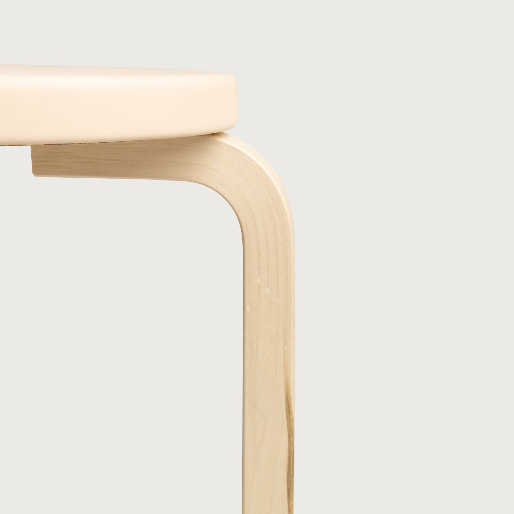 ARTEK x 헨더 스킴 스툴 60