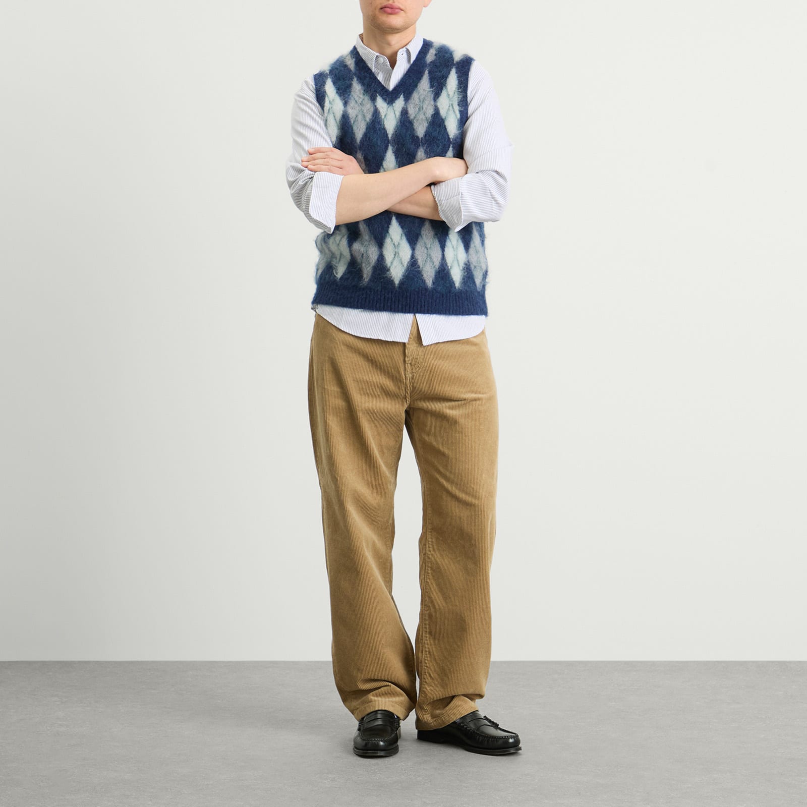 https://media.endclothing.com/media/catalog/product/B/R/BR_3805-0067-048-79_m8_1.jpg
