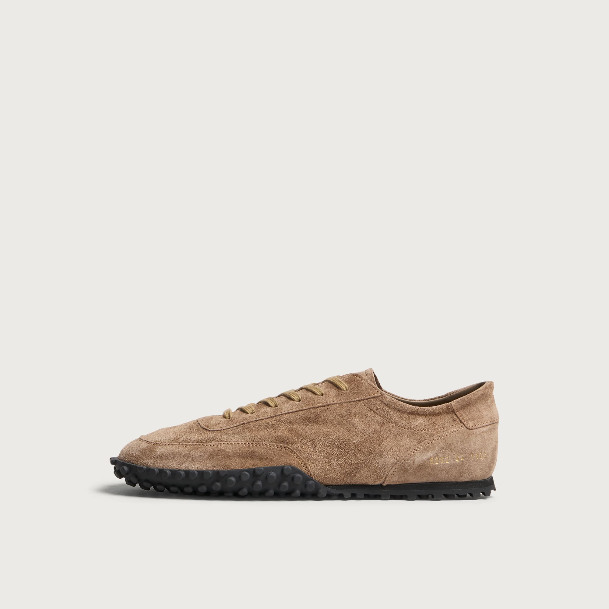 COMMON PROJECTS 미니멀 러너 세븐티 스웨이드 스니커즈