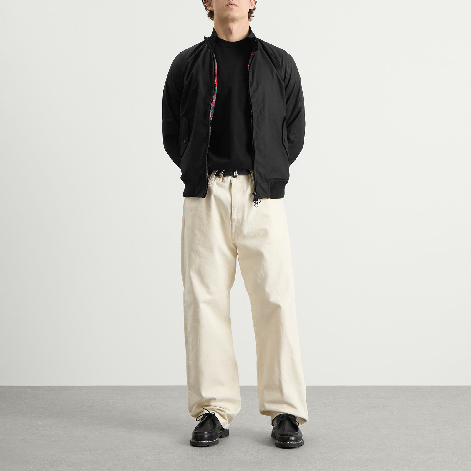 https://media.endclothing.com/media/catalog/product/B/R/BR_MWX2237BK11_m8_1.jpg