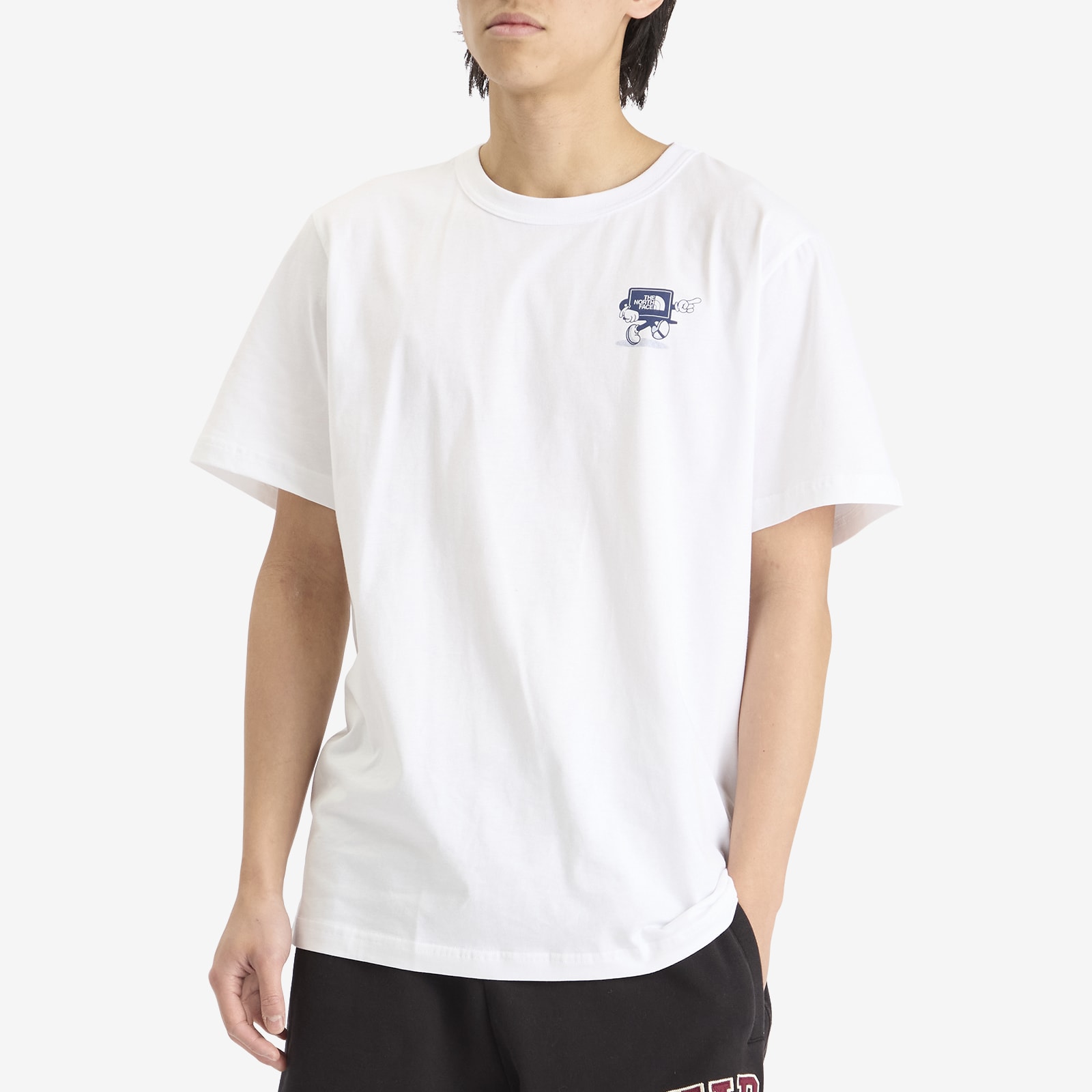 Tシャツ・カットソー The North Face Out Of Office Graphic T-Shirt The North Face Men's UE City Graphic T-Shirt Tnf Black