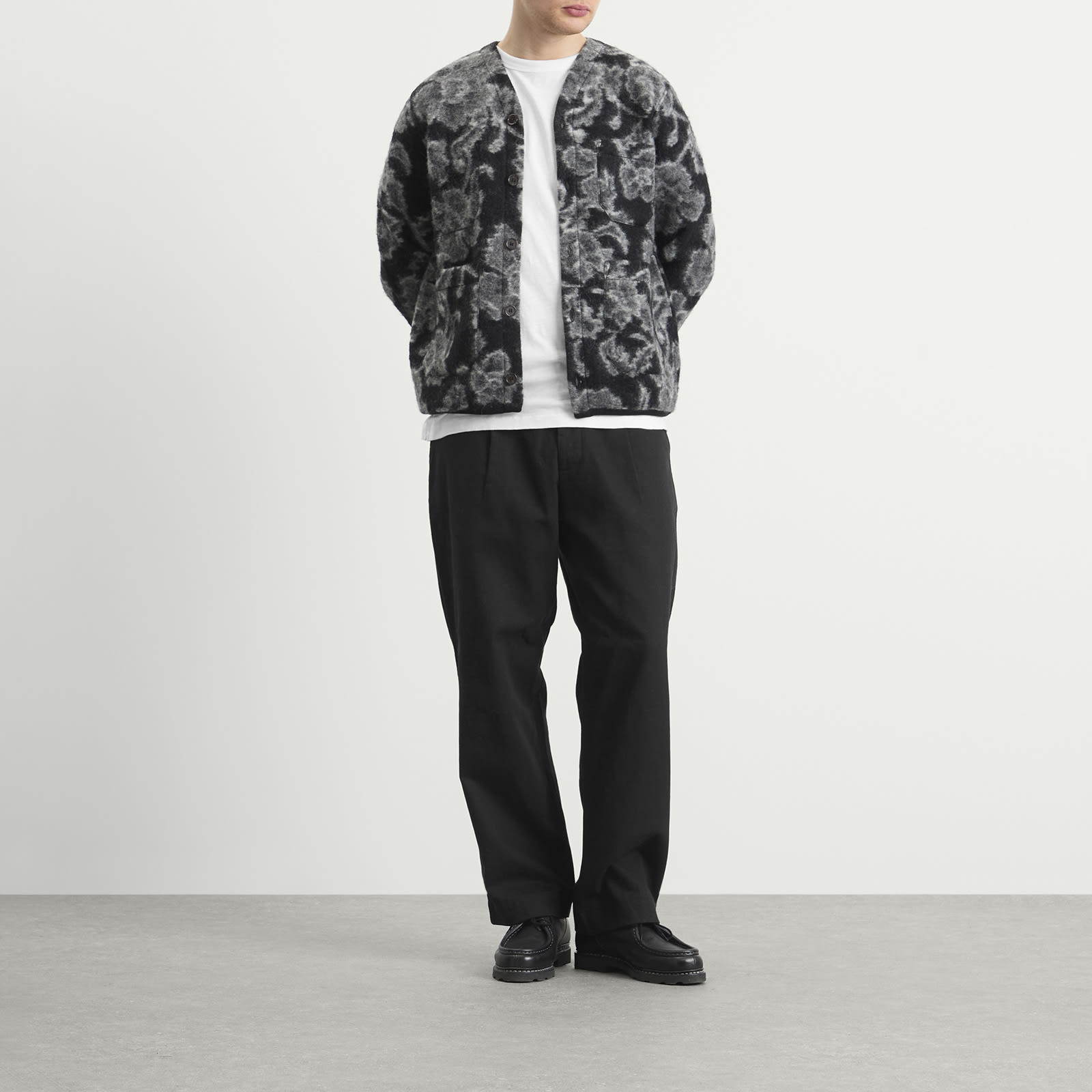 https://media.endclothing.com/media/catalog/product/B/R/BR_P33092-CHC_m8_1.jpg