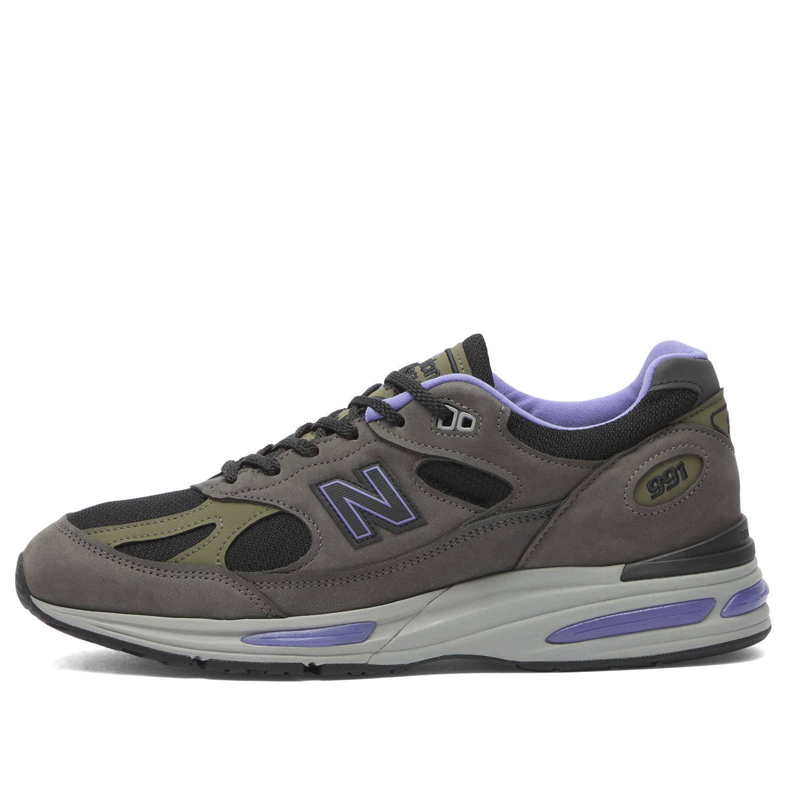 New Balance 991v2 Sneaker in Grey - U991GP2