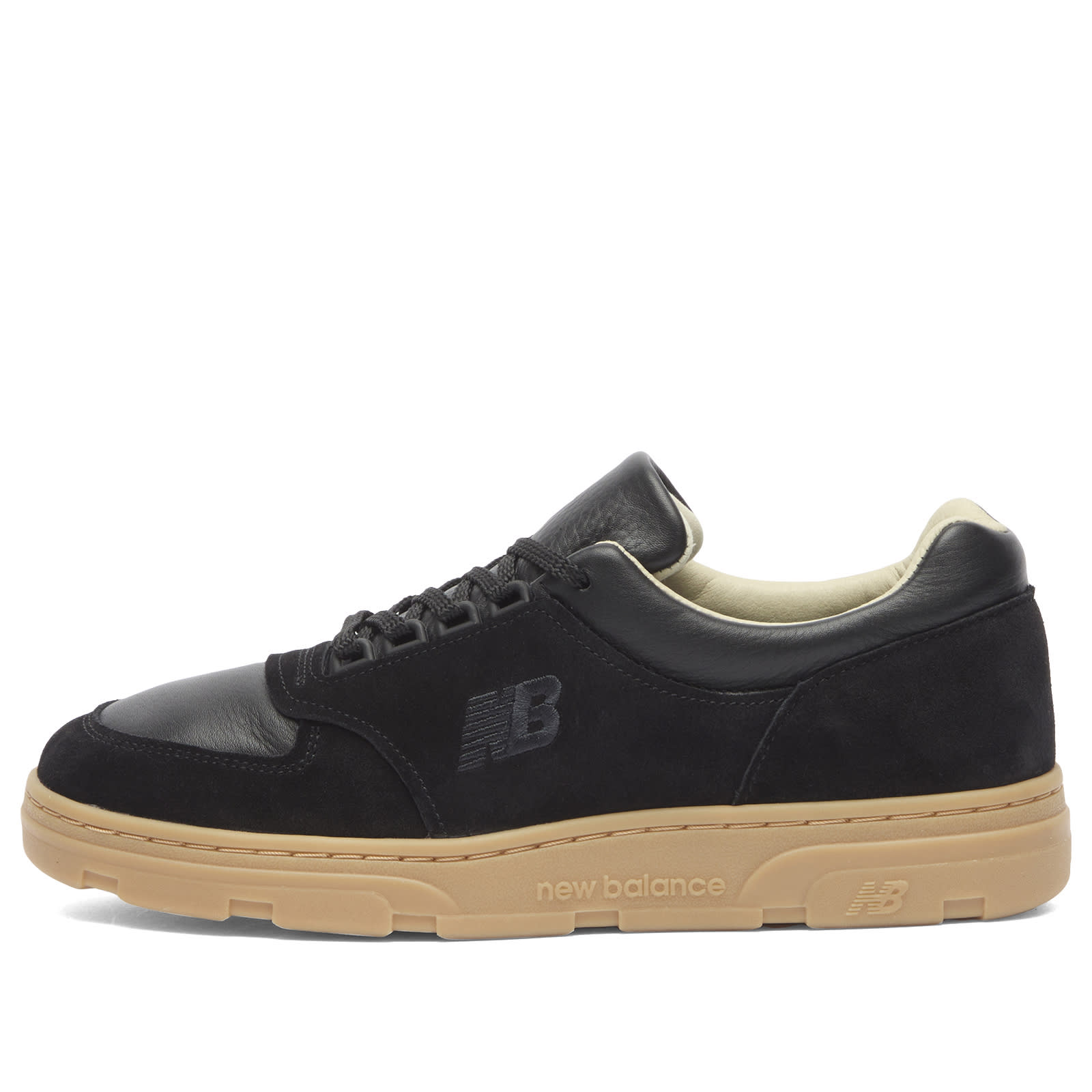 New Balance Men's Allerdale Sneaker in Black/Gum - UADWKKB