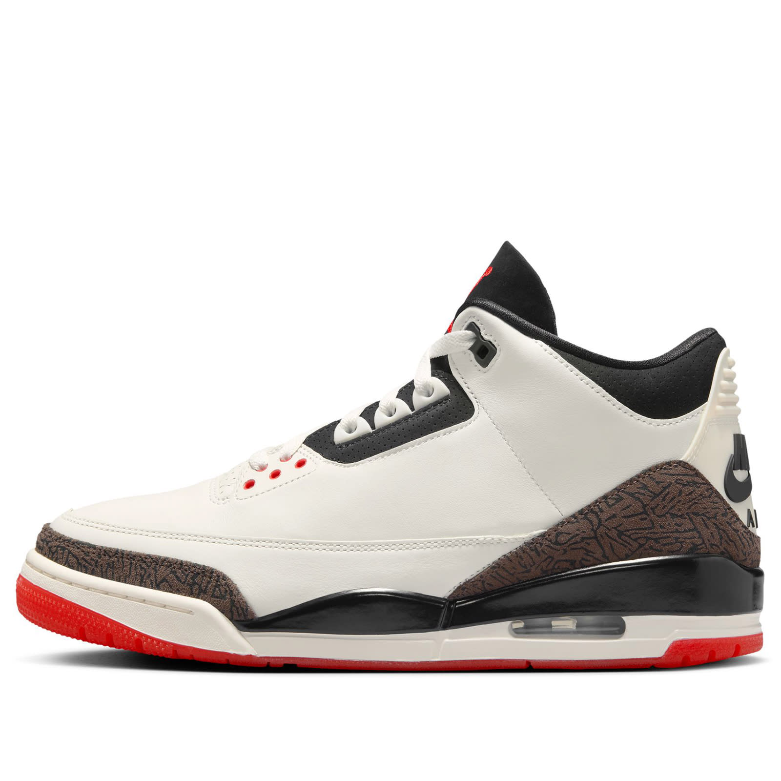 Air Jordan 3 Retro OG Sneaker