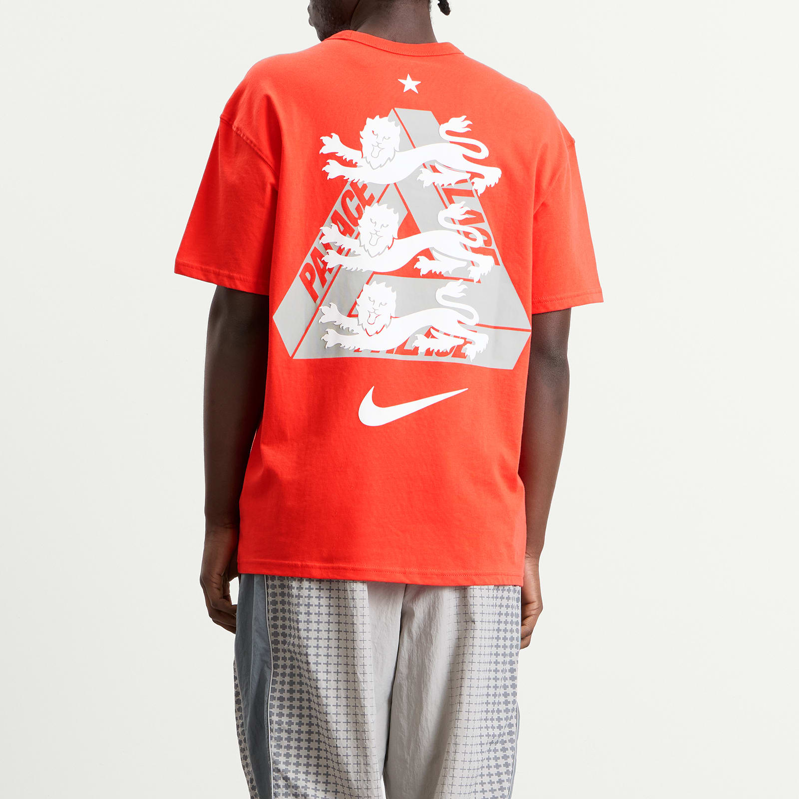 Nike Men's x Palace England T-Shirt Crimson | IM6598-696 | FOOTY.COM