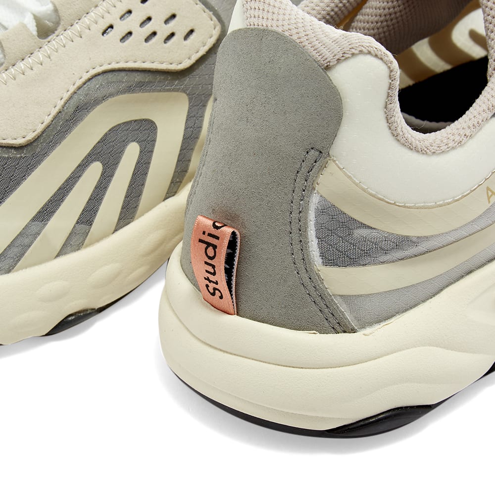buzz sneakers