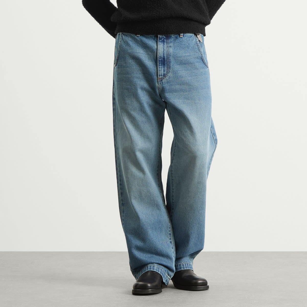 https://media.endclothing.com/media/catalog/product/b/r/br_m325-061_6.jpg