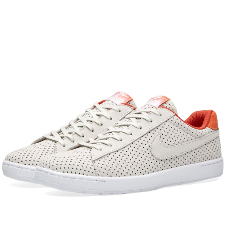 nike tennis classic ultra qs light bone nike tennis classic ultra qs light bone