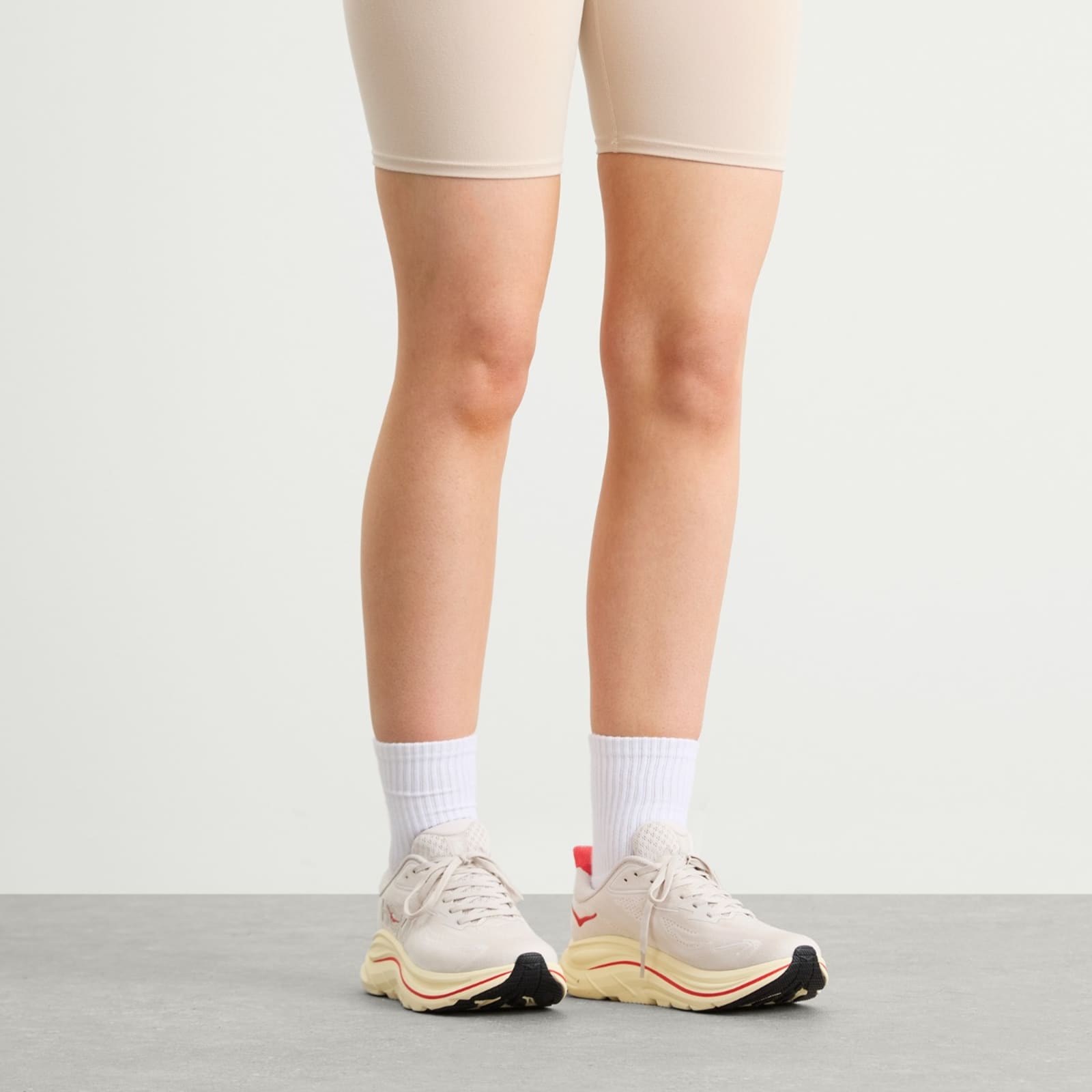 HOKA ONE ONE W Clifton 10 Sneaker - Stucco & Cerise