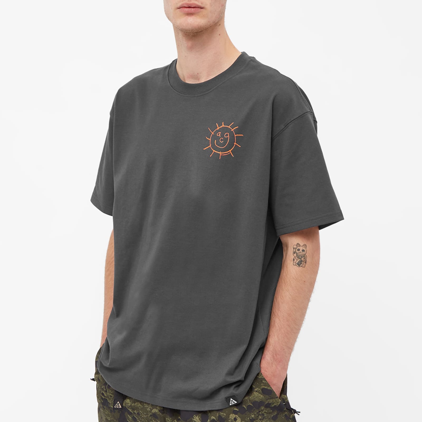 Nike ACG Sunshine Tee - Dark Smoke Grey