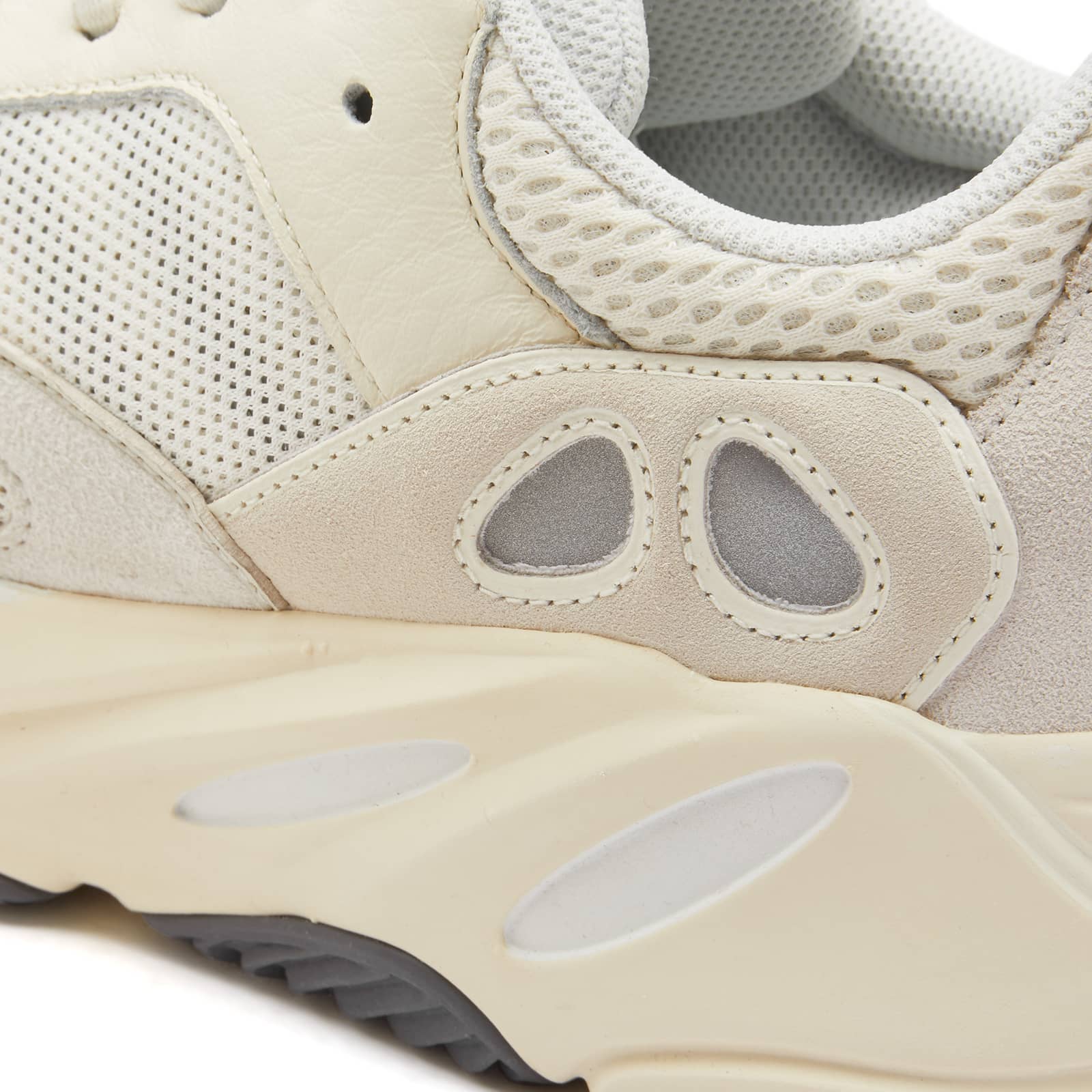 yeezy boost 700 ee9614
