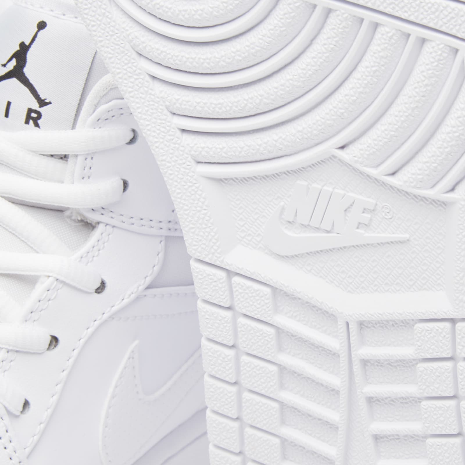 nike air jordan 1 mid white black