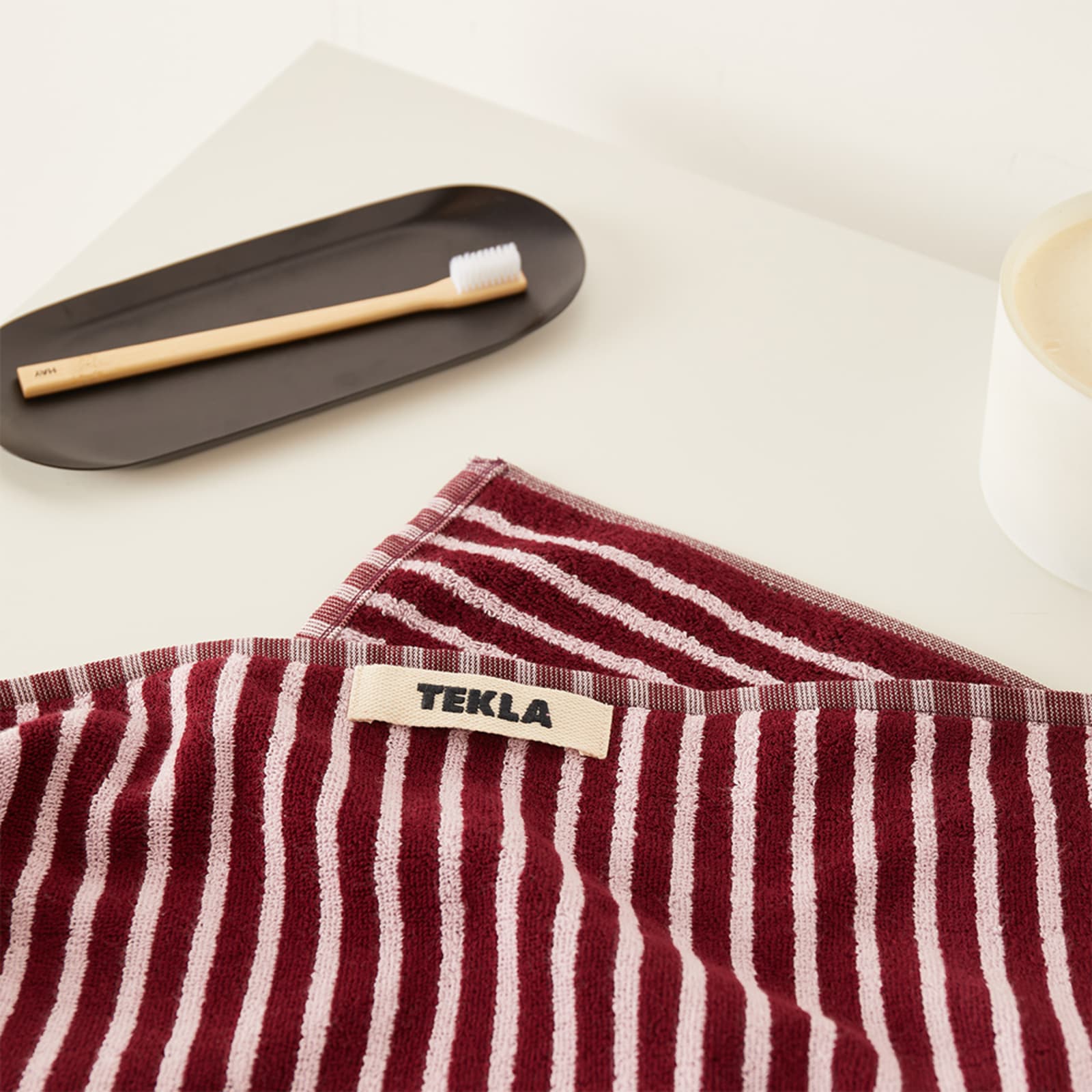 Tekla Fabrics Organic Terry Hand Towel Red & Rose END. (CA)