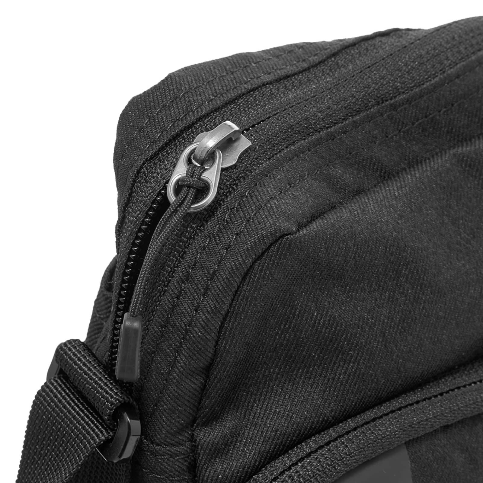 Nike Tech Small Bag Black END. (US)