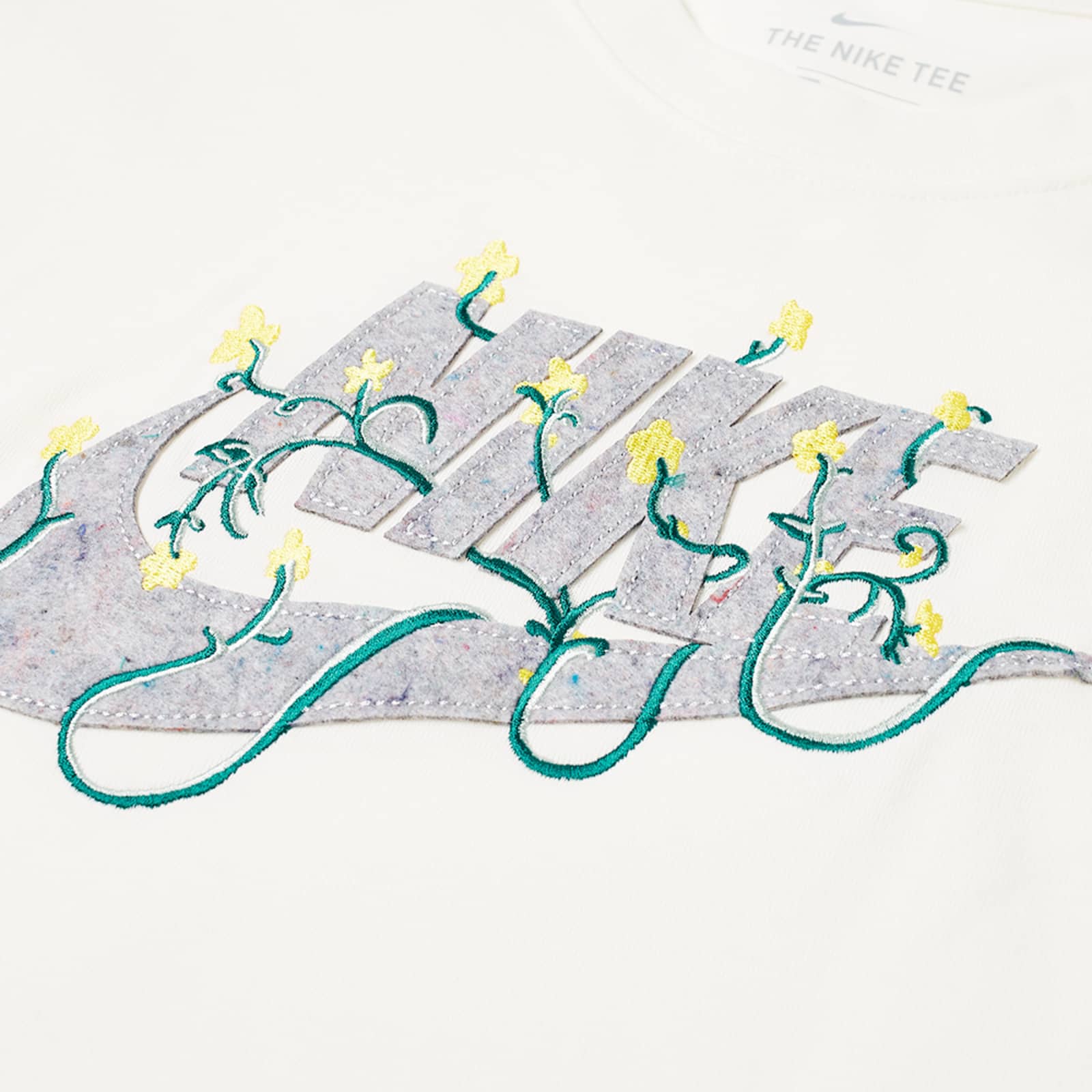 Nike Move To Zero Embroidered T-Shirt - Pure