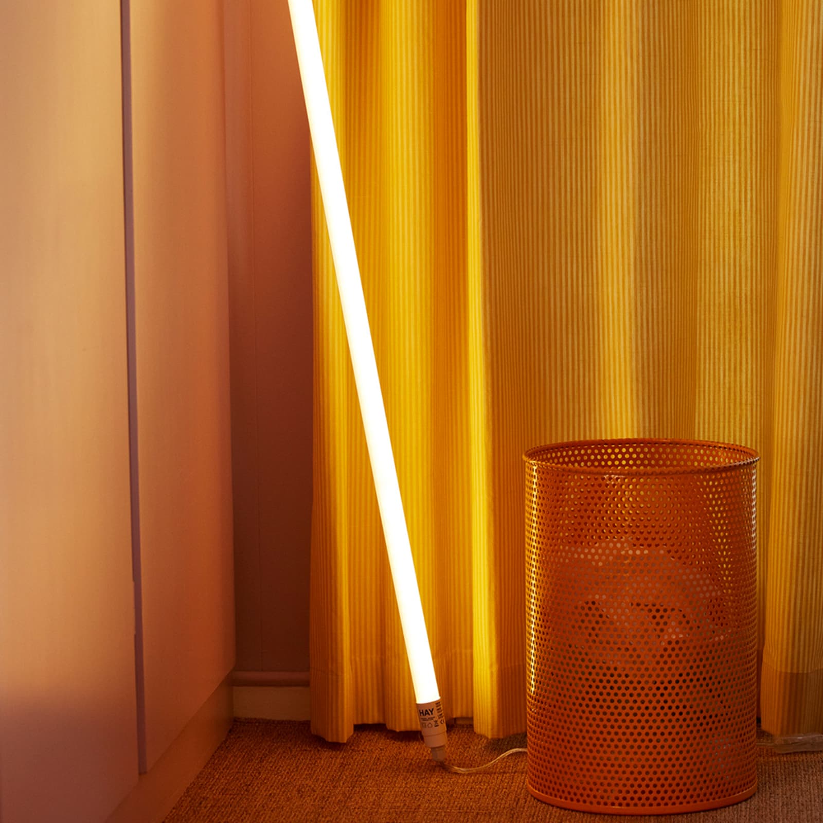 HAY Neon LED Tube Yellow END. (US)