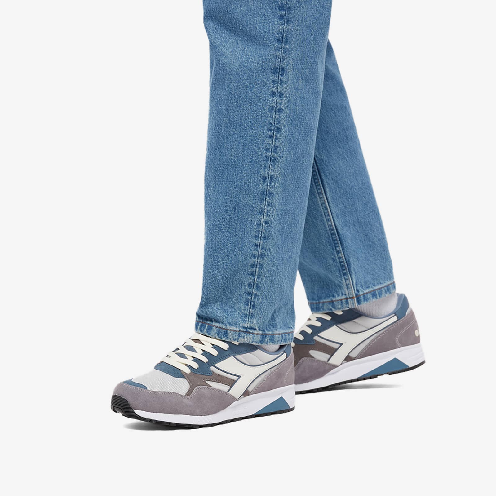 Diadora N902 - Dark Gull Grey & Rock