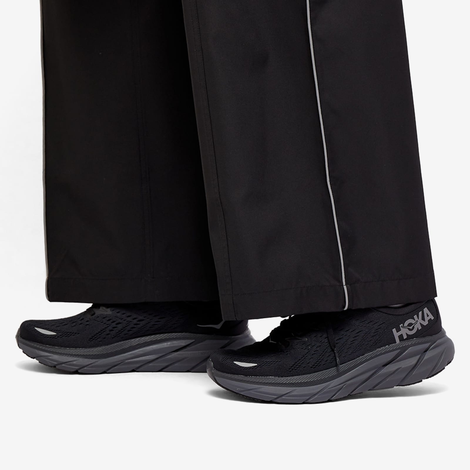 hoka one one clifton 8 release date