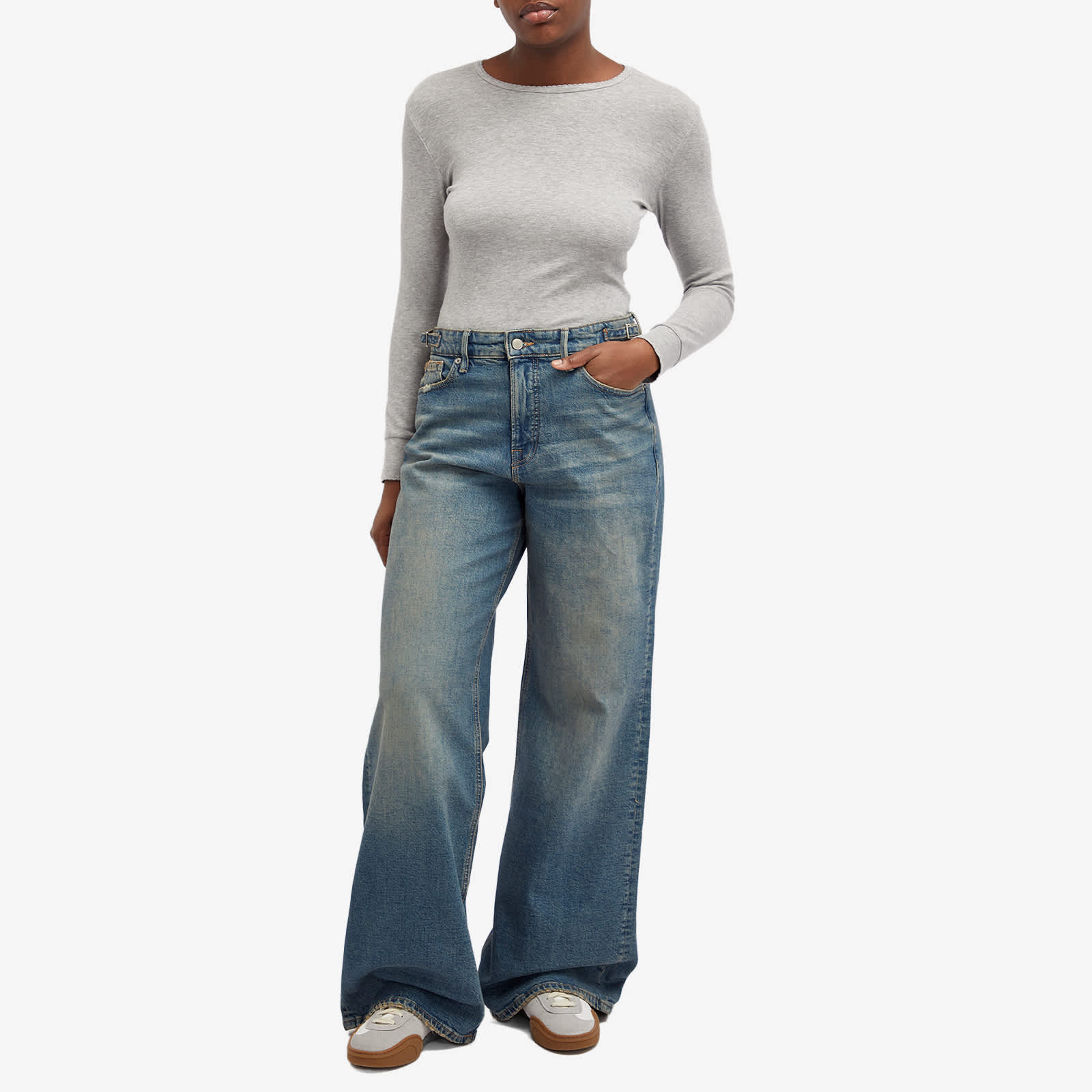 DONNI. Baby Rib Scallop Long Sleeve Top - Heather Grey