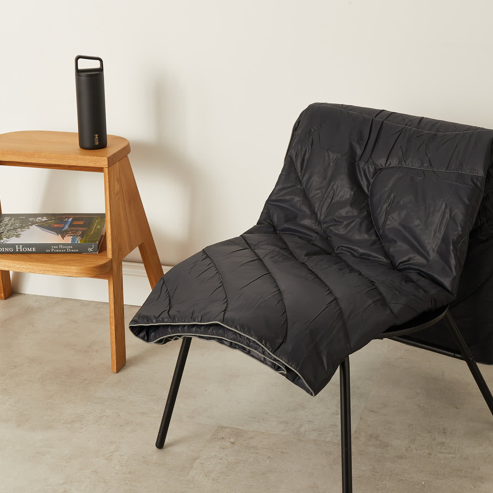 Rumpl Original Puffy Outdoor Blanket 1 Person Black END.