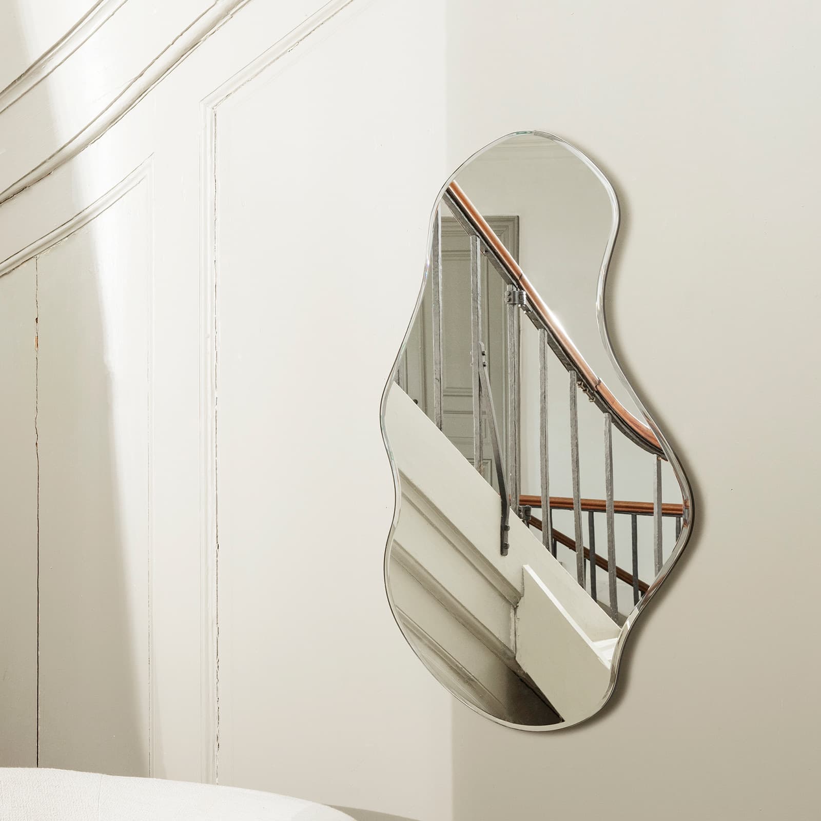 ferm LIVING Pond Mirror Large Dark Chrome END. (US)