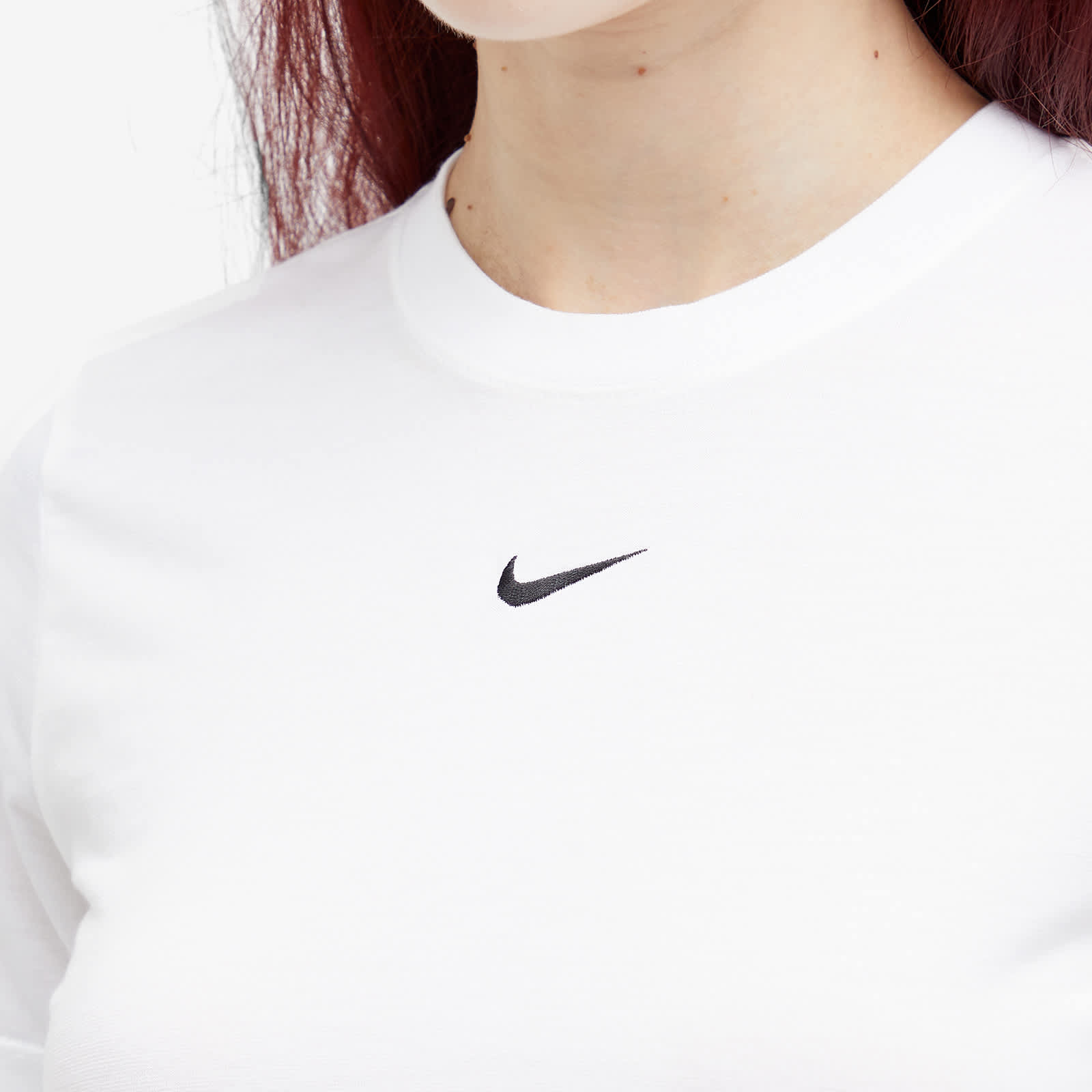 nike swoosh crop t shirt