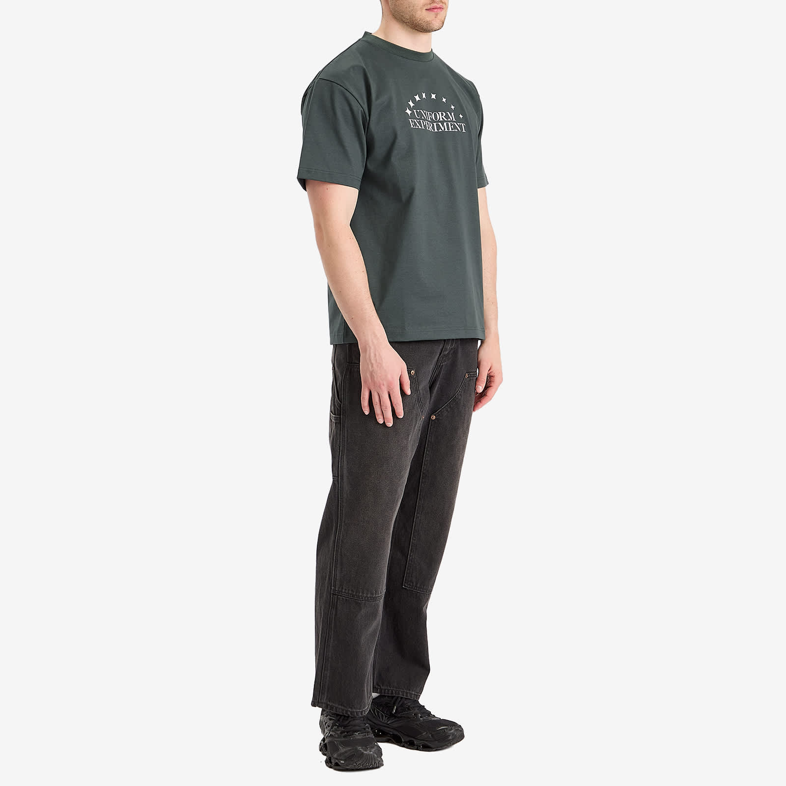Uniform Experiment Stencil Logo T-Shirt - Green